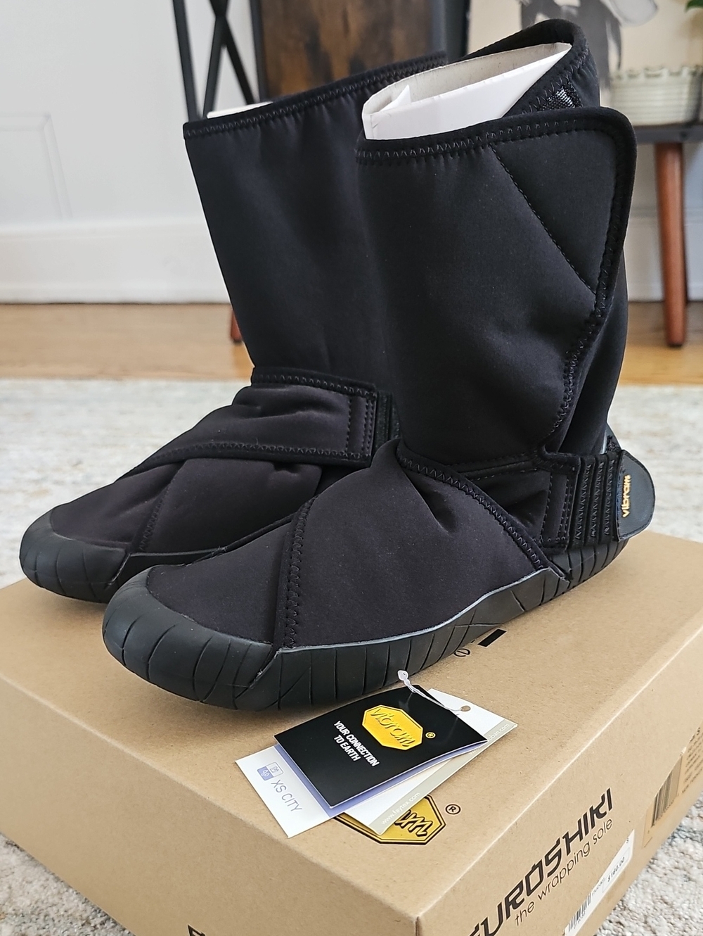 Vibram Furoshiki New Yorker Black Mid-boot Size S NIB